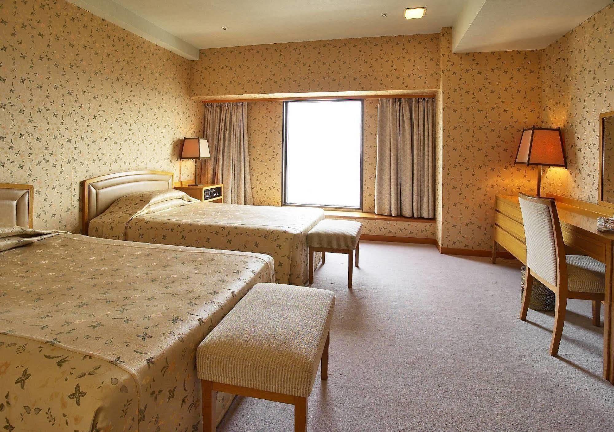 Ana Crowne Plaza Kumamoto New Sky By Ihg Hotel Exterior photo